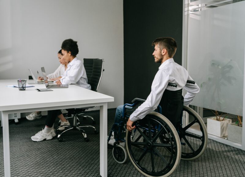 Adapter son enseignement pour les eleves porteurs de troubles cognitifs et handicap